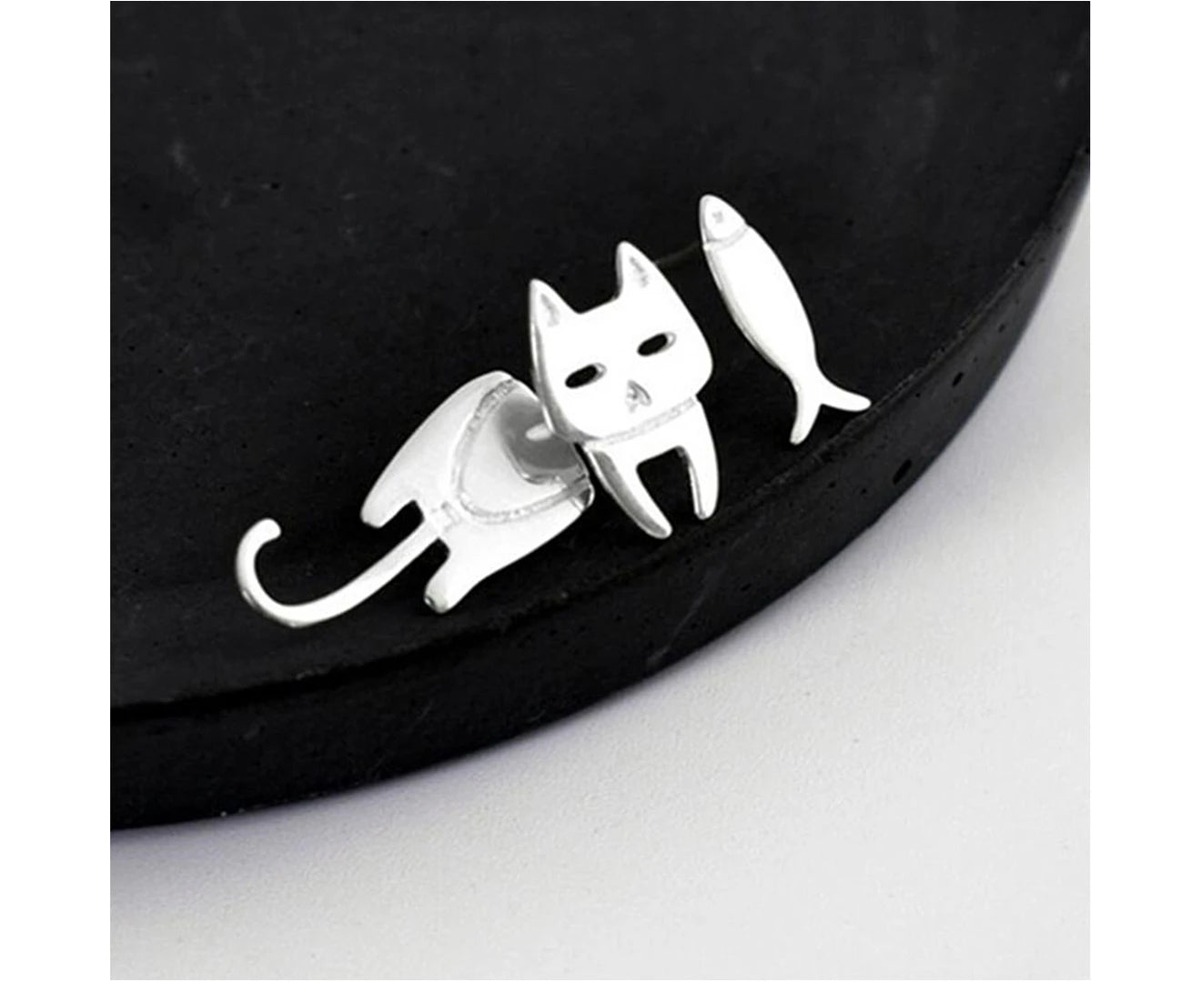 1 Pair Ear Studs Fish Shape Exquisite Jewelry All Match Lightweight Cute Stud Earrings for Dating - White