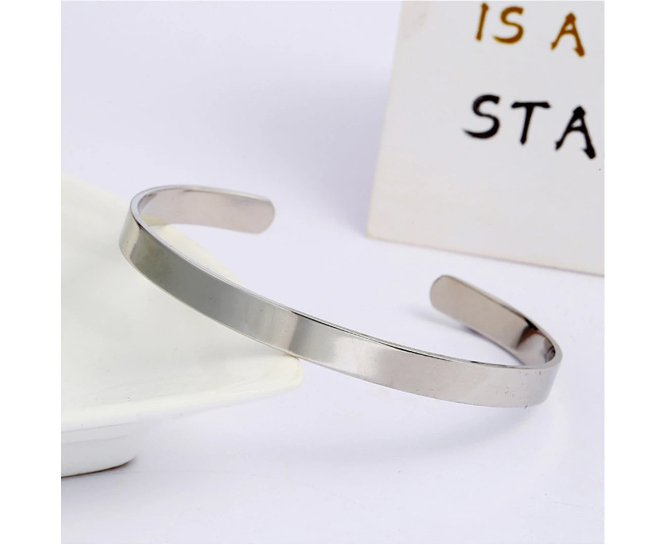 Stylish Adjustable Stainless Steel Men's Bracelet - Sleek Silver Bangle for Adults