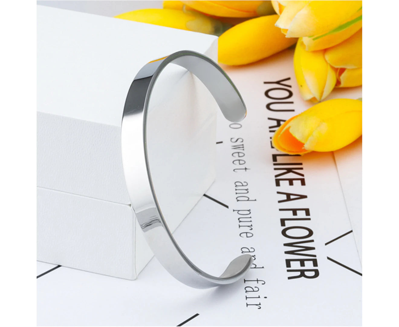 Stylish Adjustable Stainless Steel Men's Bracelet - Sleek Silver Bangle for Adults